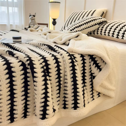 Super Soft Flannel Multifunctional Blanket Super Thick and Warm Queen Size Bed Blanket Cozy Skin-Friendly Nap Blanket Comforter